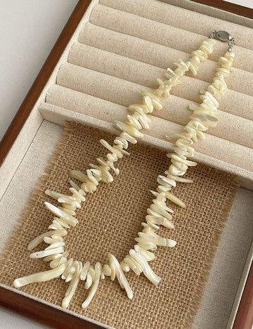 Elegant Irregular Shell Handmade Choker Necklace DP25D763