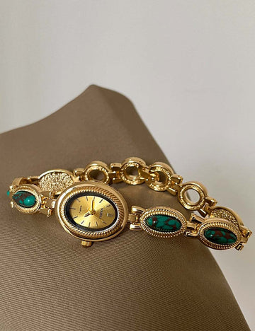 Vintage Gold Oval Dial Bracelet Quartz Watch DP25F729