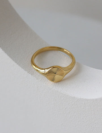 Minimalist Gold Plated Sun Burst Ring DP25E740