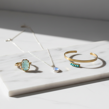 Why Wholesale Artisan Jewelry Low MOQ are Ideal for Independent Retailers?