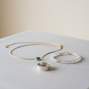 Why Wholesale Handmade Jewelry Low MOQ are Ideal for Independent Retailers?