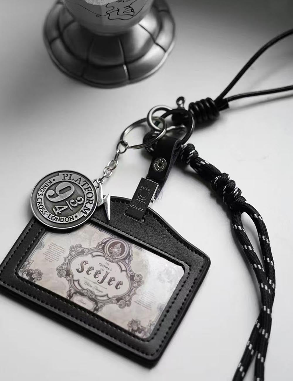 Magic Platform Card Picture Holder Keychain DP25E938