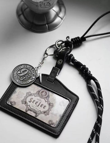 Magic Platform Card Picture Holder Keychain DP25E938