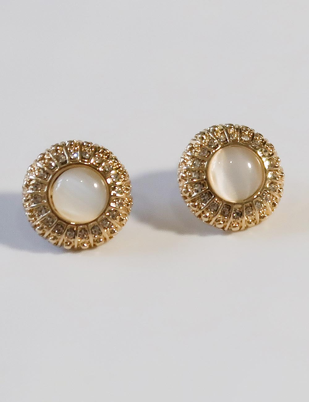 Round Cat’s Eye Stone Clip-On Earrings DP25F781