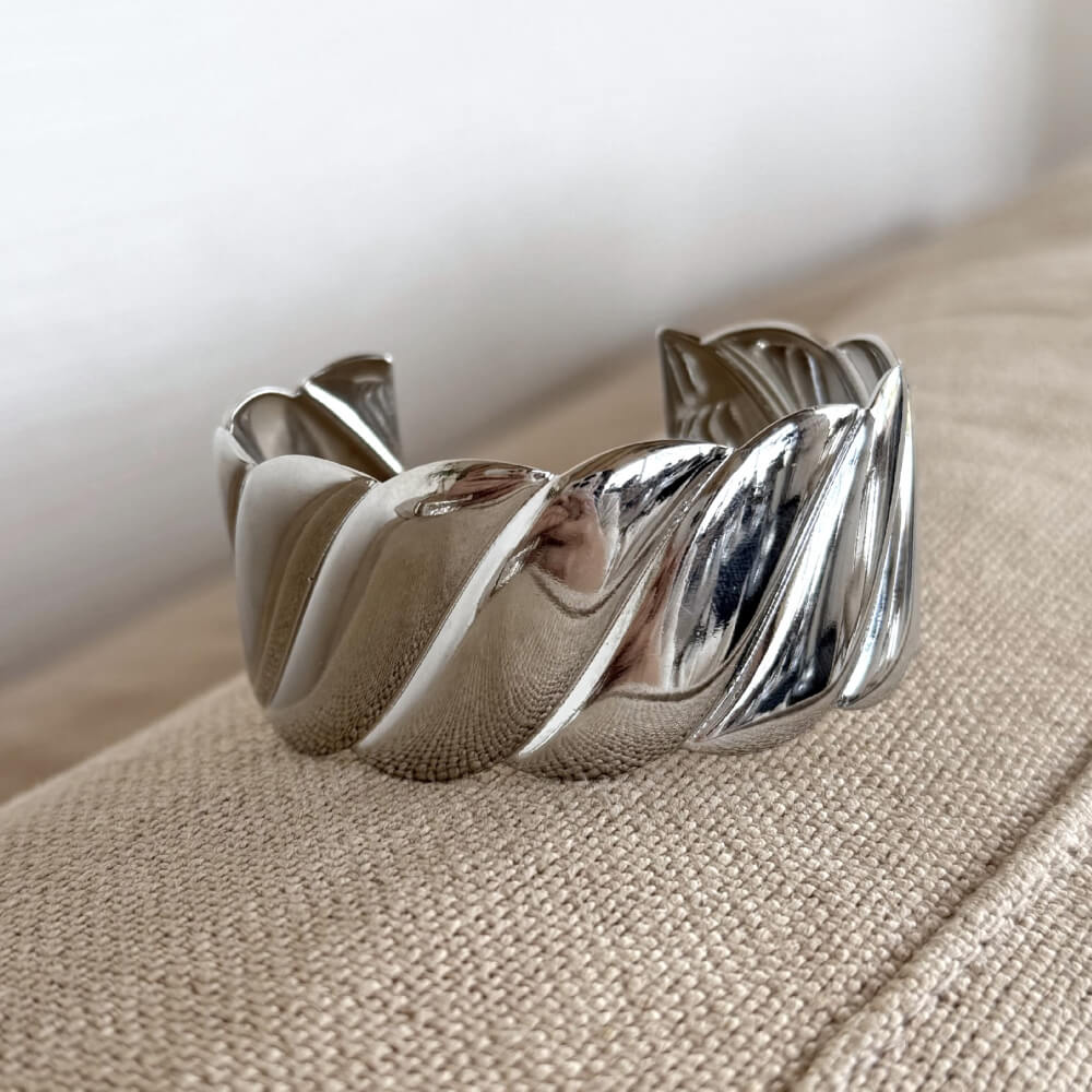 Minimalist Wide Twisted Open Cuff Bracelet DPP25D709