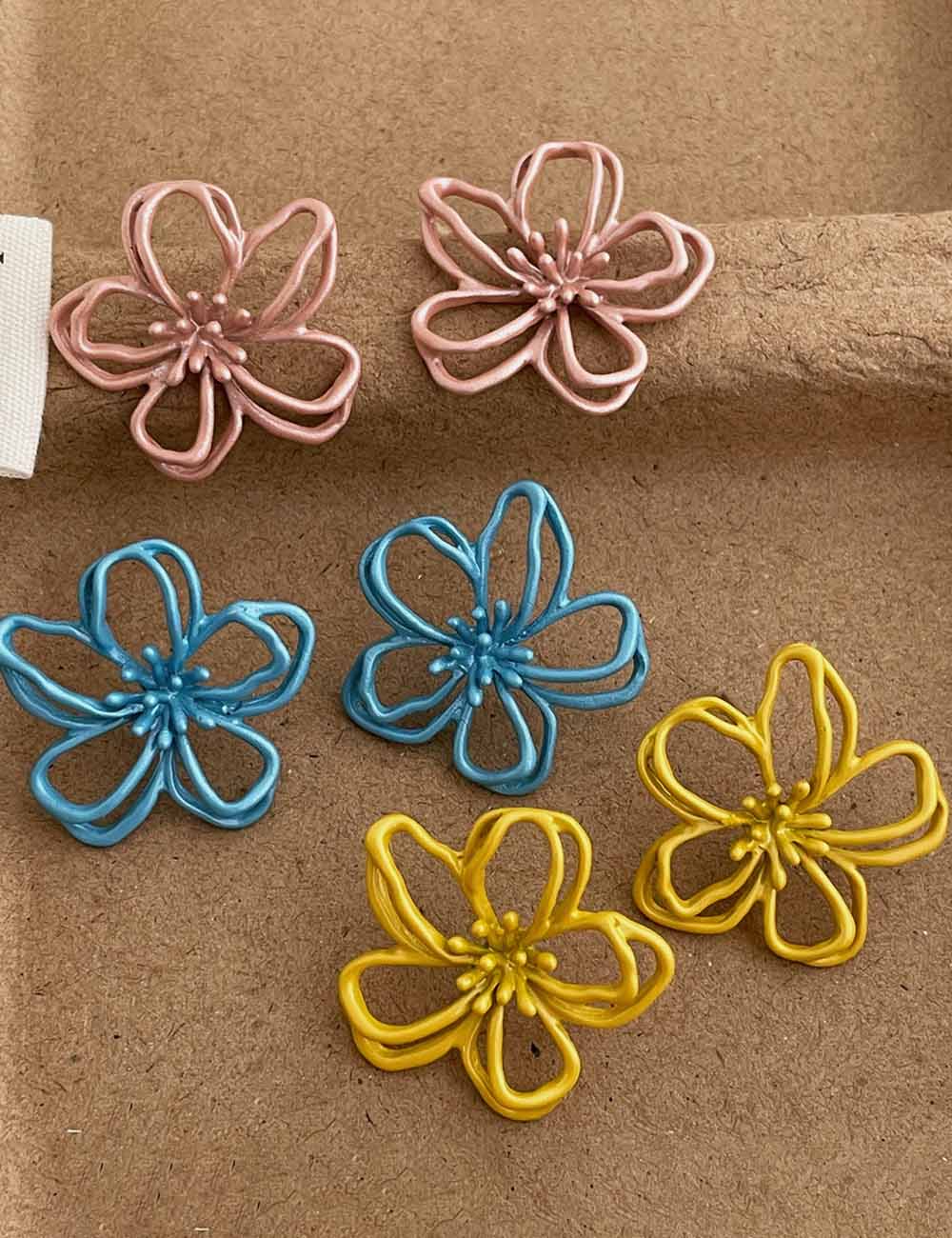 Hollow Out Flower Stud Earrings - DippedShop Wholesale - #7939