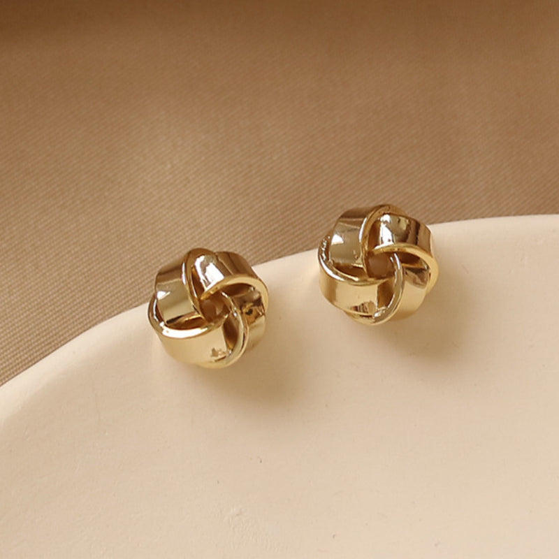 Twisted Simple Cool Stud Earrings DPJE1851