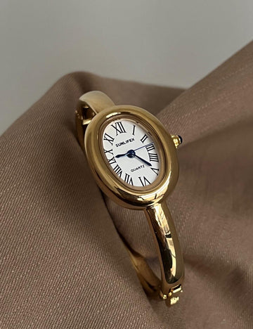 Trendy Oval Dail Gold Quartz Wrist Watch DP25E444