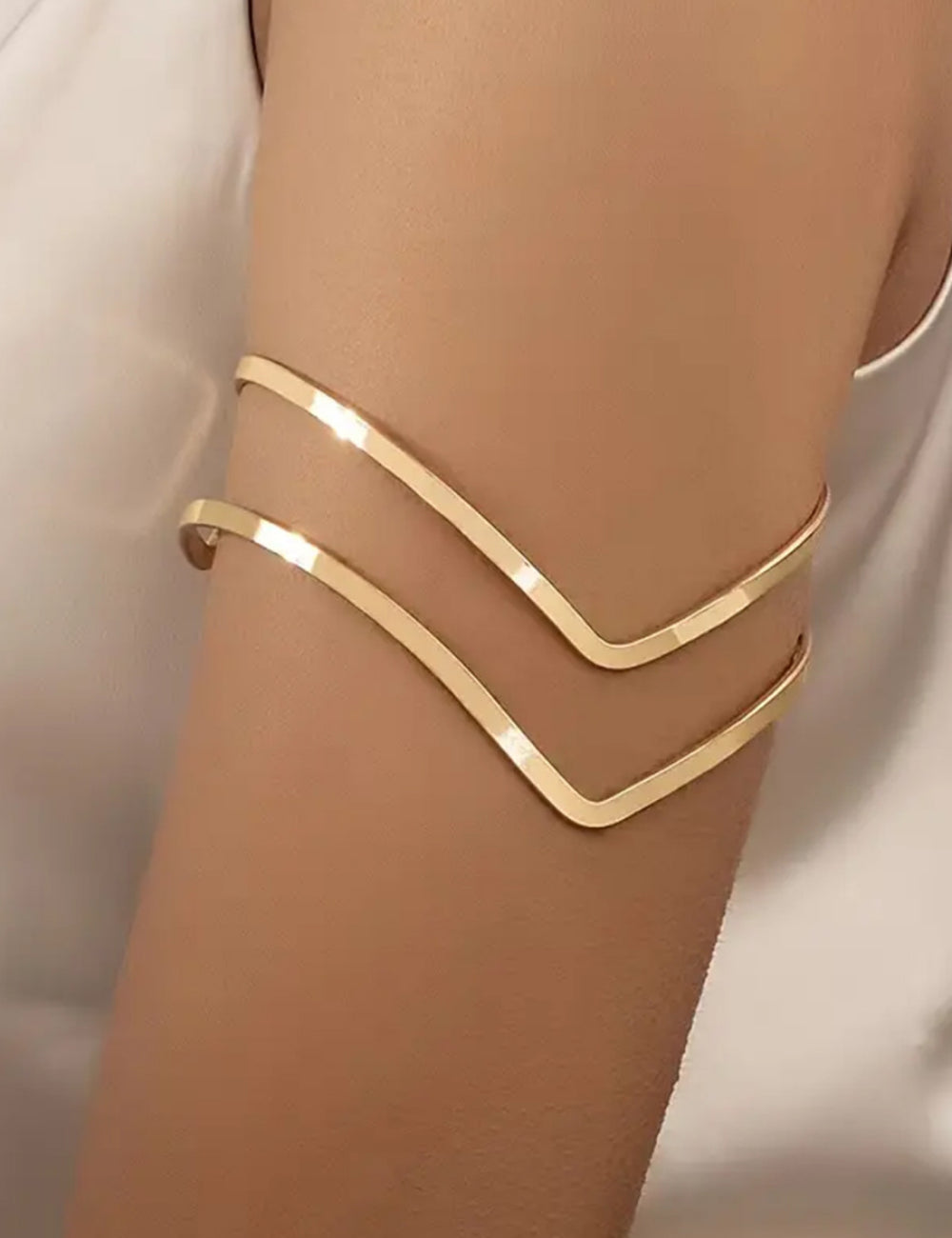 V-Shape Simple Open Arm Cuff DPJAC9