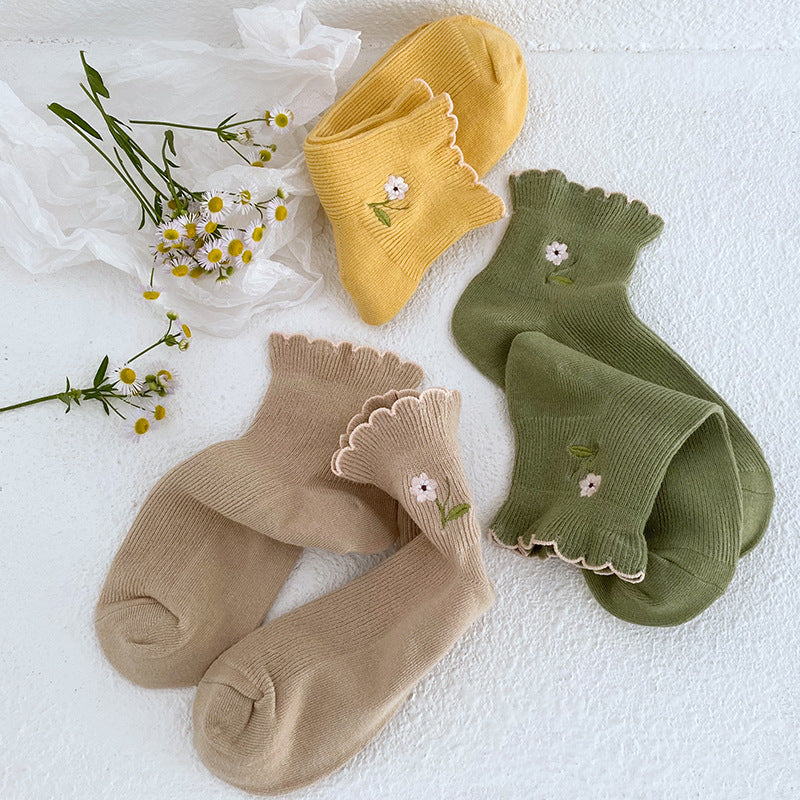 Ruffle Embroidery Crew Socks - DippedShop Wholesale - #5603