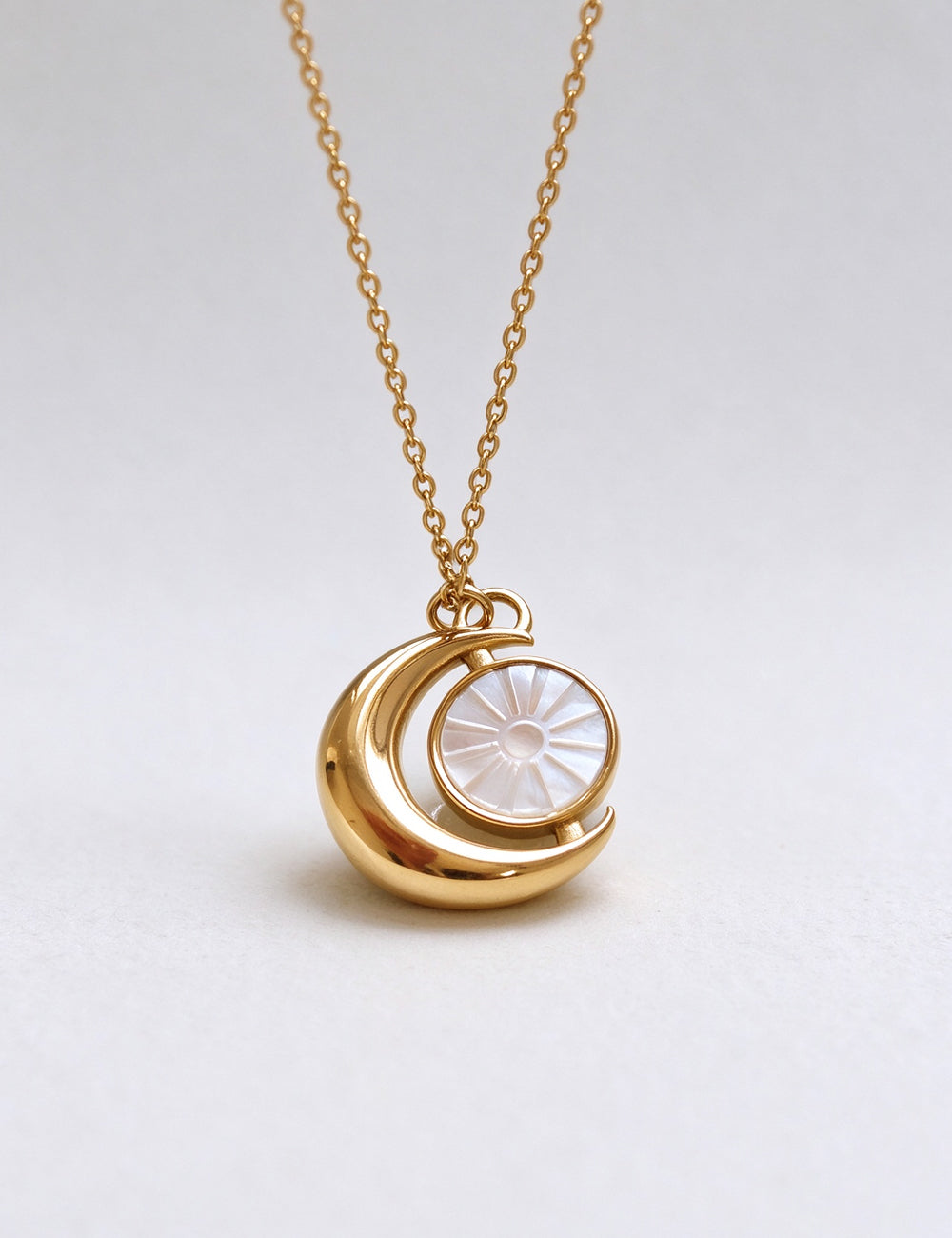 French Crescent Moon Mother of Pearl Pendant Necklace 6W6JNC1010