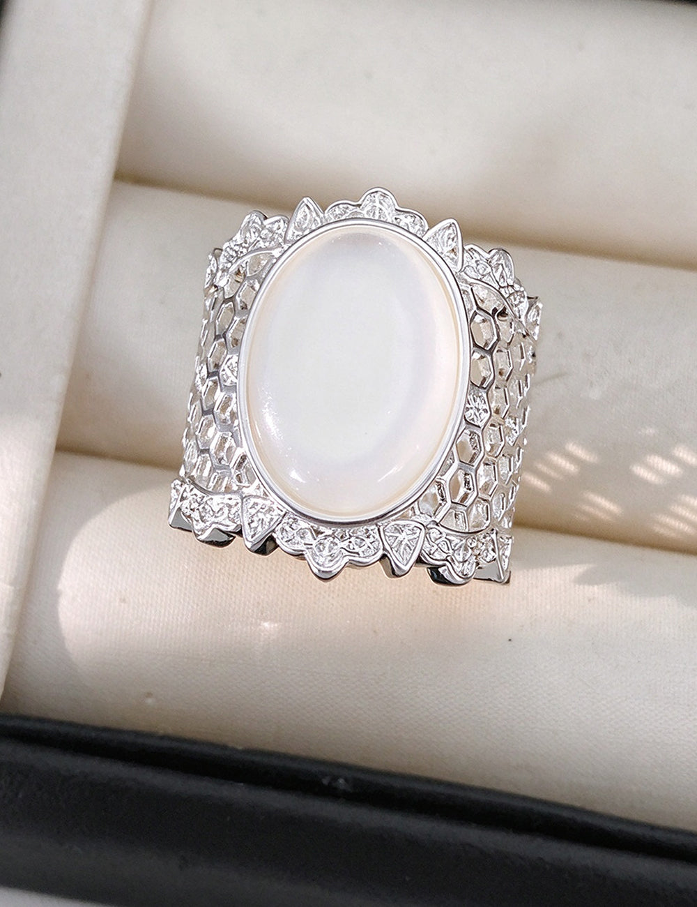 Vintage Oval Resin Hollow Out Wide Open Ring 6W6JRG381