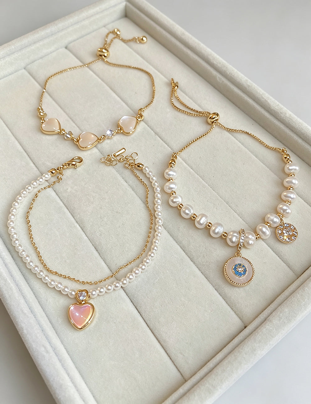 Stylish Gold Plated Rhinestones Heart Pendant Bracelet 6W6JBR708