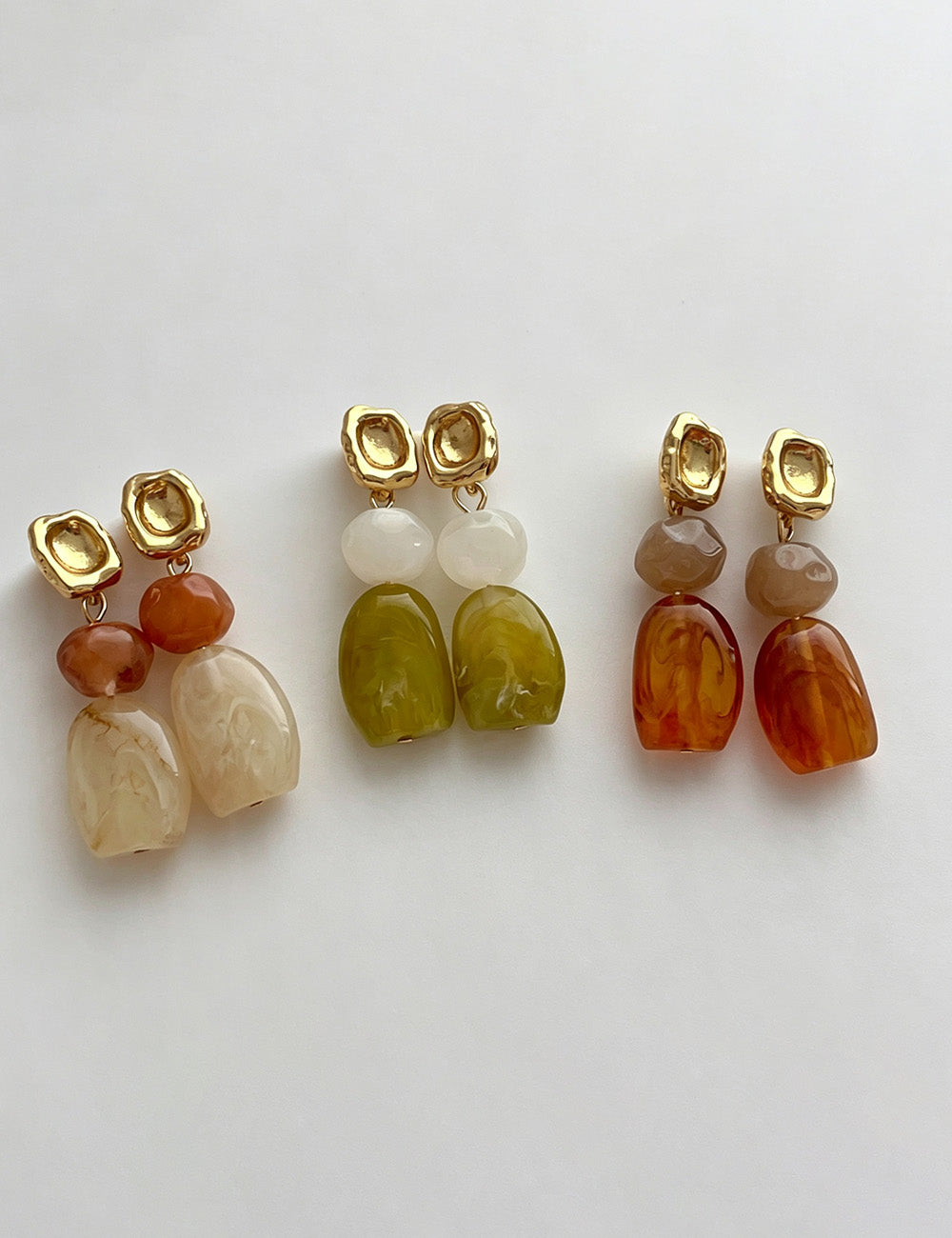 Chunky Irregular Color Contrast Resin Dangle Earrings 6W6JER604