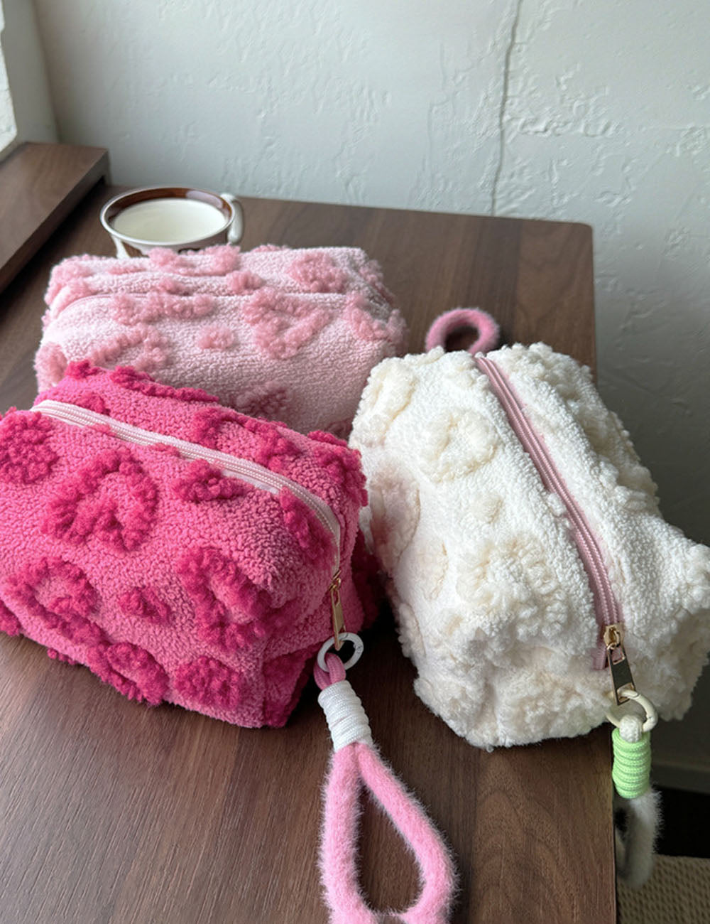 Sweet Plush Heart Large Capacity Cosmetic Bag 6S5CO114
