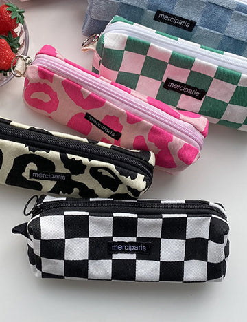 Aesthetic Checkered Large Capacity Stationery Pouch 6S10BOB1050