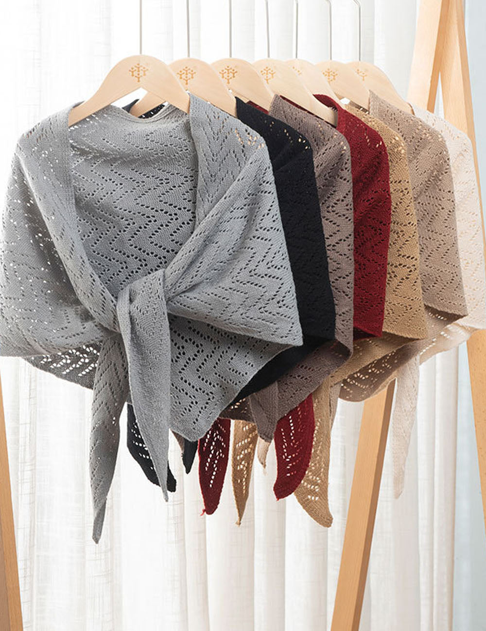 Fashion Hollow Out Knit Triangle Shawl Wrap 6W6NSC47
