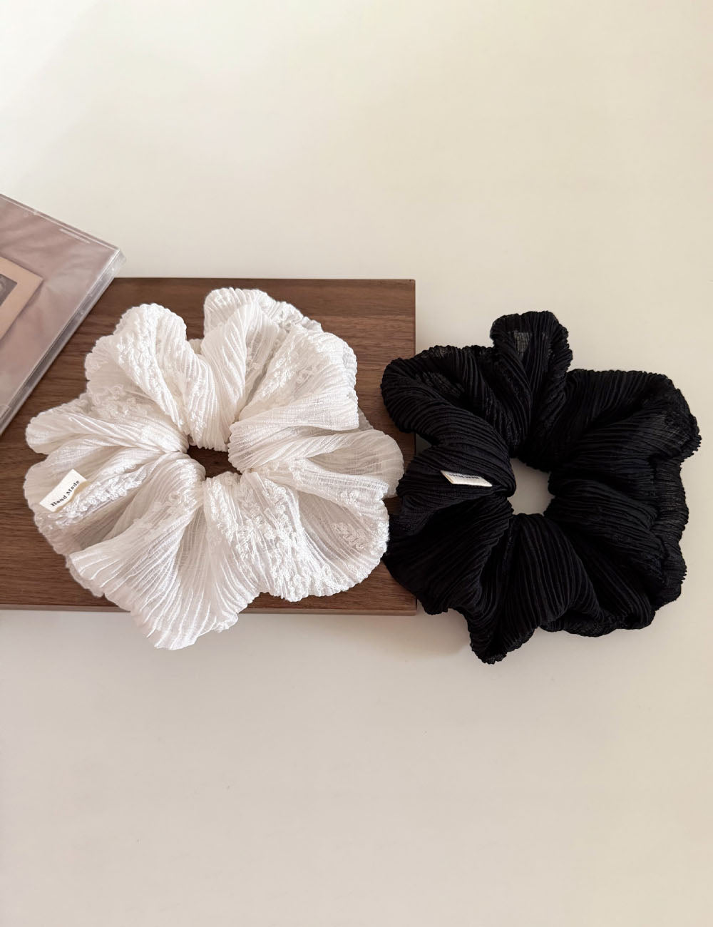 Elegant Floral Embroidery Ruffled Hair Scrunchies MK2BW6W6HSR80
