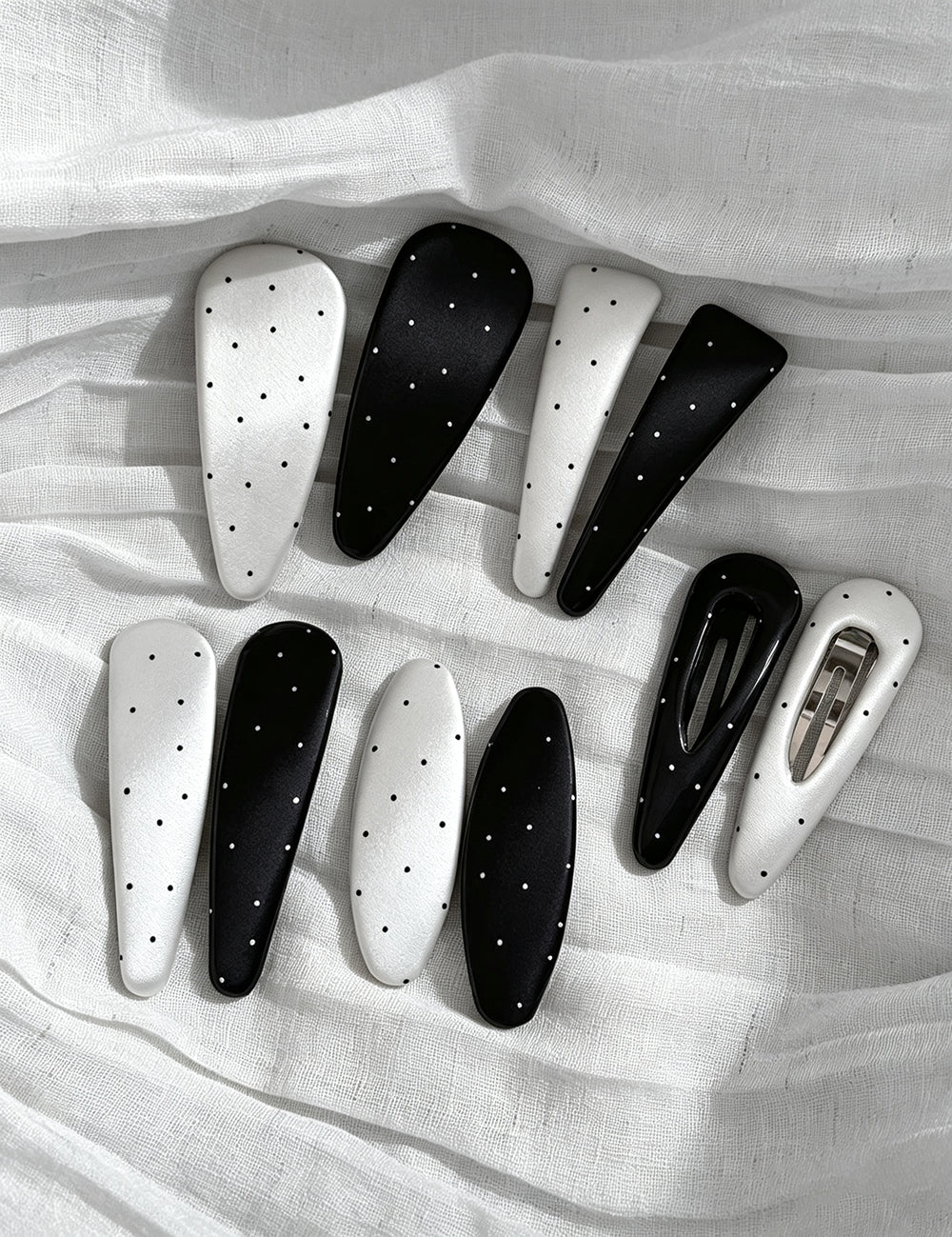Minimalist Polka Dot Snap Hair Clip 6W6HCP1668