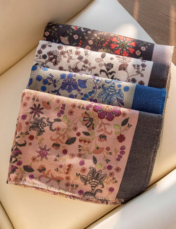 Vintage Floral Print Cashmere Feel Scarf 6W6NSW286