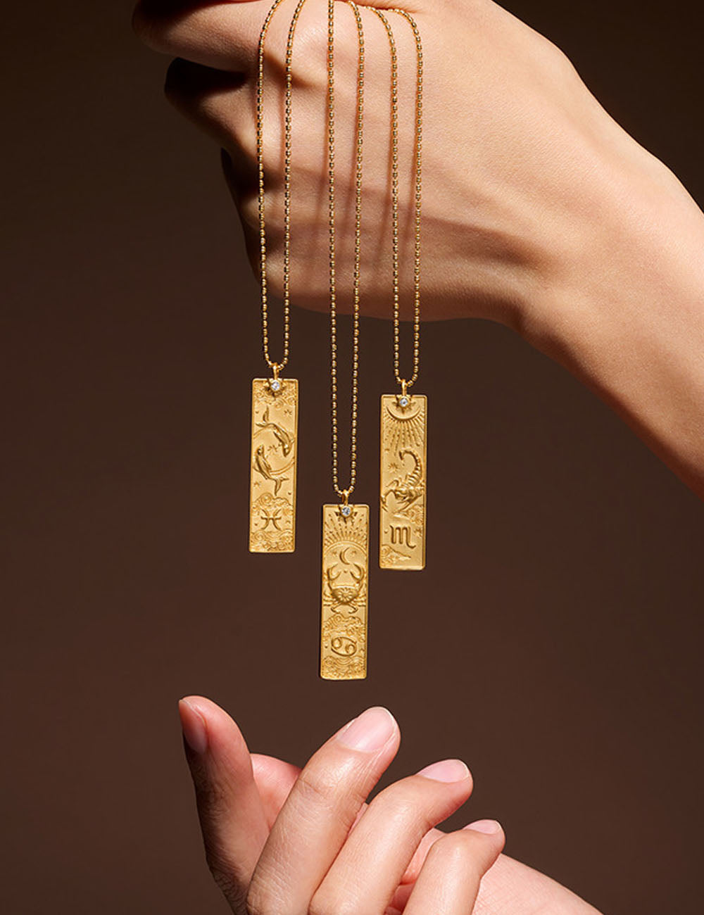 Vintage Rhinestone Gold Plated Pendant Necklace 6W6JNC640