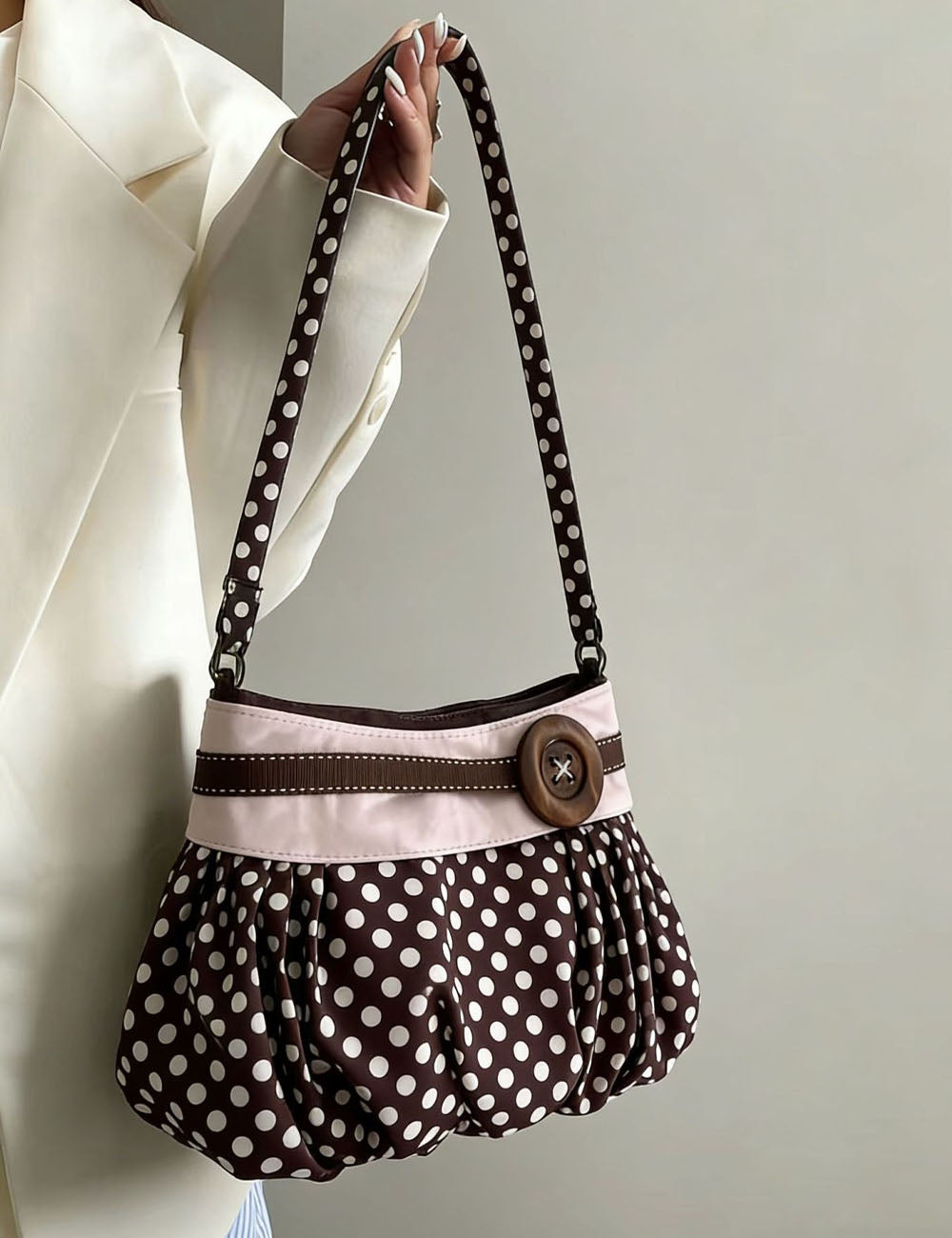 Retro Polka Dots Ruffled Underarm Bag 6W10BBG1315