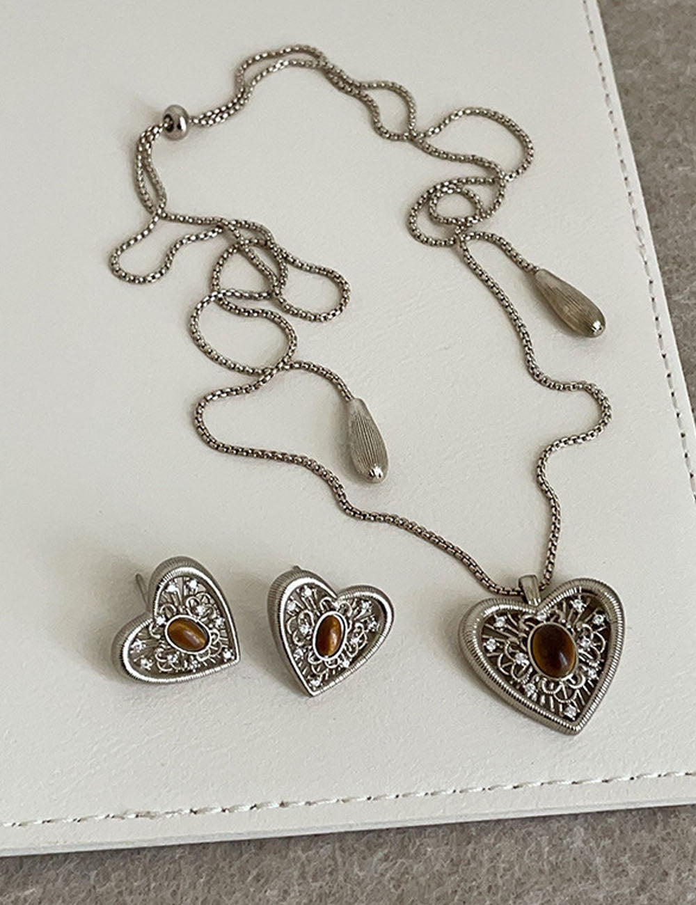 Vintage Hollow Lace Heart Pendant Necklace 6W6JNC676