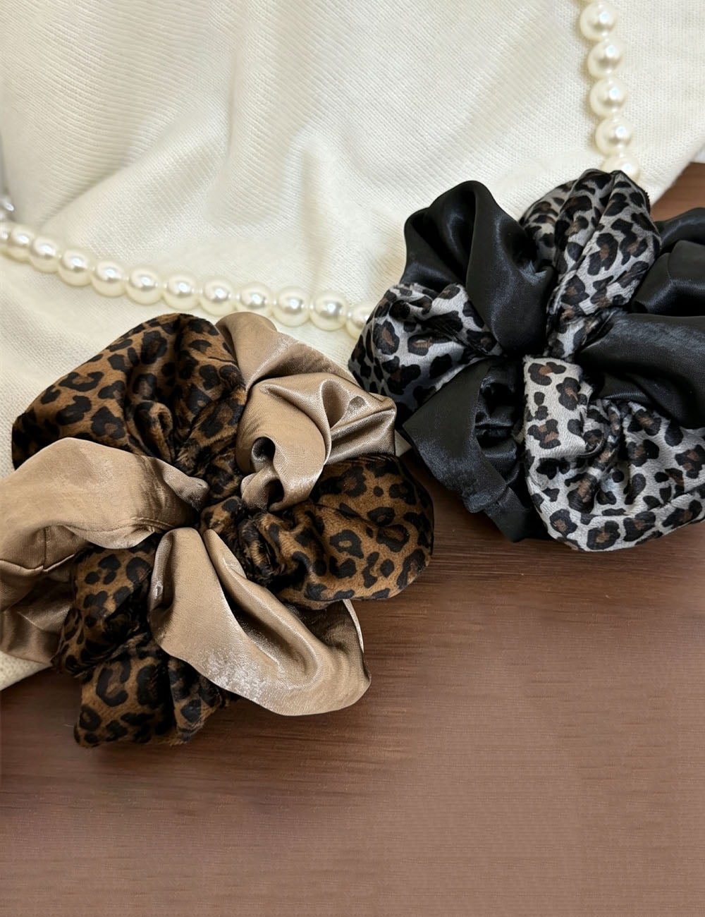 Vintage Leopard Print Velvet Satin Scrunchies 6W6HSR362