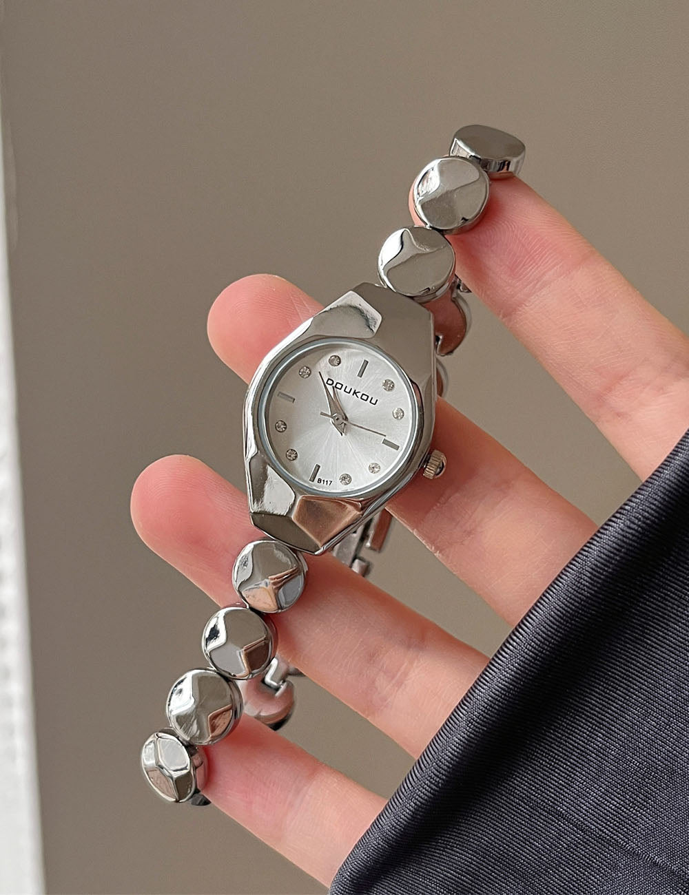 Round Analog Wrist Watch - DippedShop Wholesale - #2179