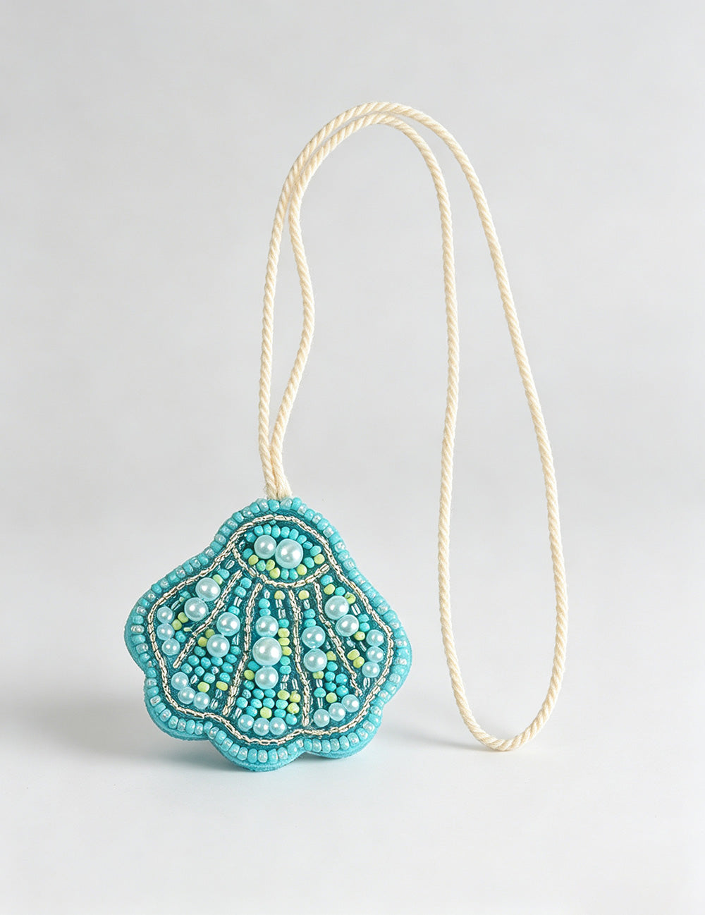 Stylish Handmade Beaded Shell Pendant Keychain 6W10BBC785
