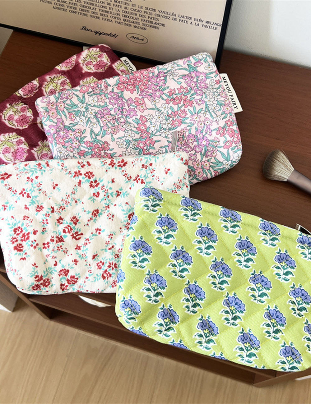 Sweet Floral Print Quilt Shell Cosmetic Bag 6S5CO117