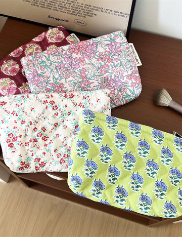 Sweet Floral Print Quilt Shell Cosmetic Bag 6S5CO117