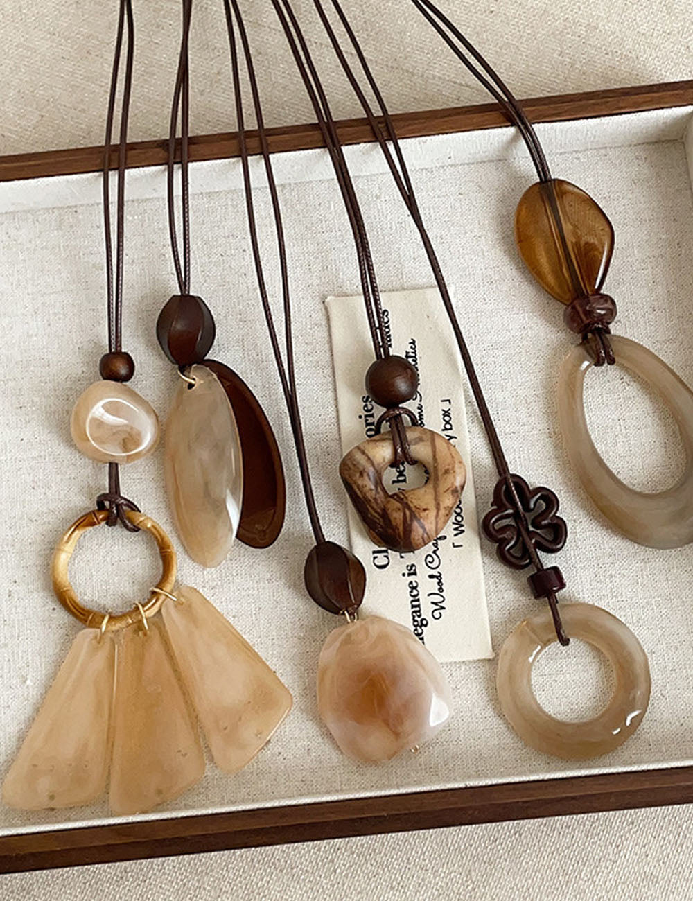 Minimalist Resin Hollow Geometry Pendant Necklace 6W6JNC680