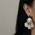 Trendy Floral Natural Shell Tassel Stud Earrings 6W6JER565