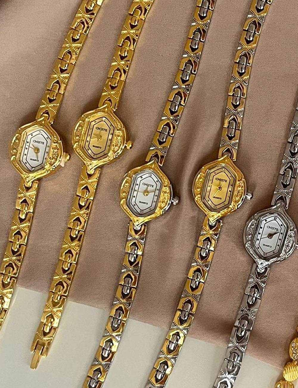 Retro Rhinestone Wrist Watch - DippedShop Wholesale - #3443