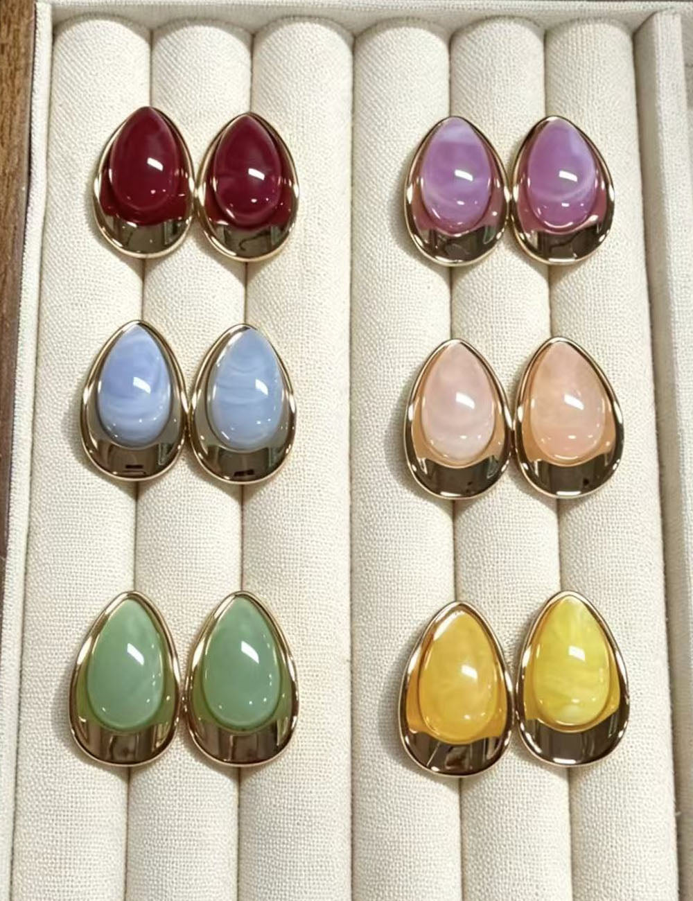 Vintage Resin Teardrop Drop Stud Earrings 6W6JER616