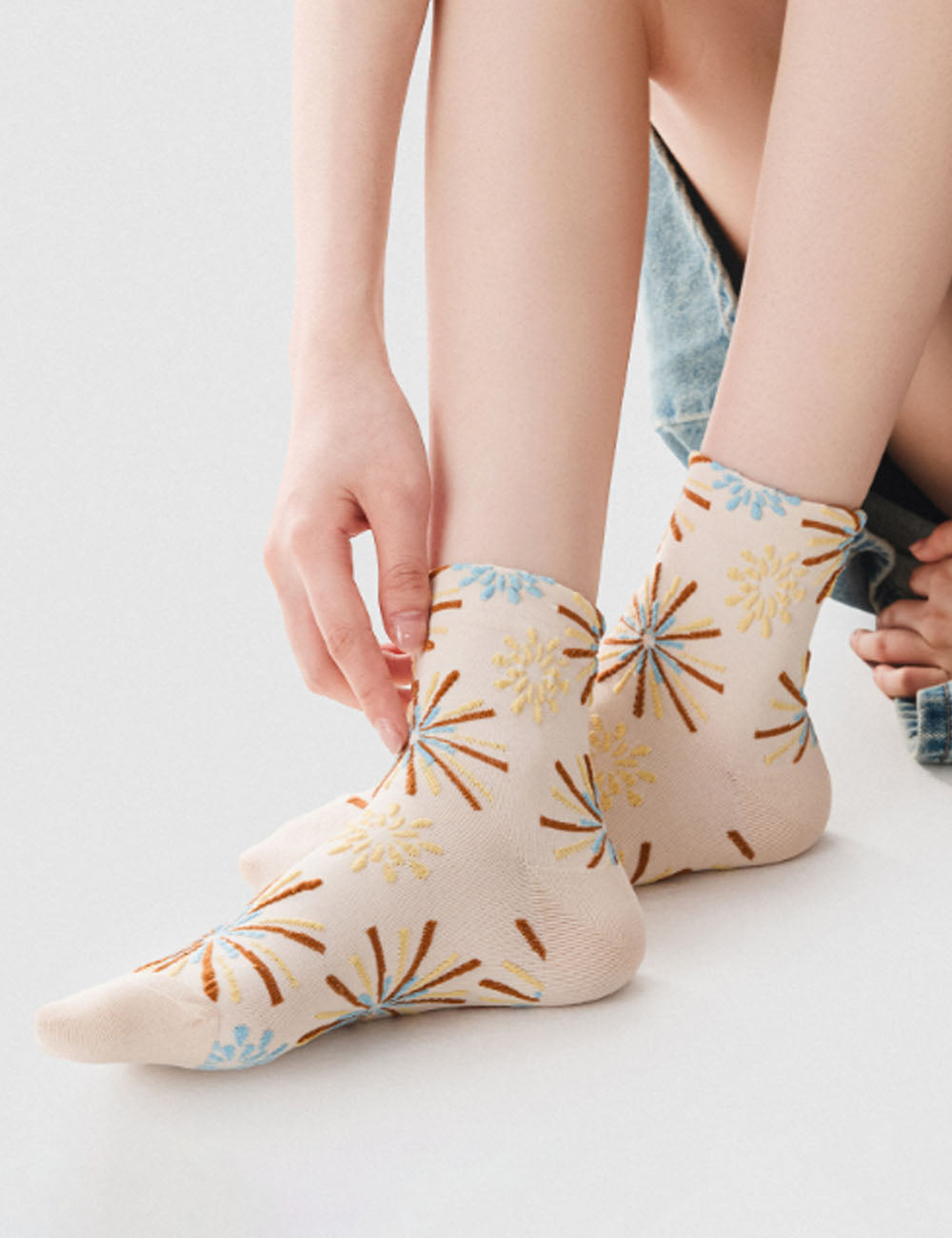 Embossed Color Block Crew Socks - DippedShop Wholesale - #7827