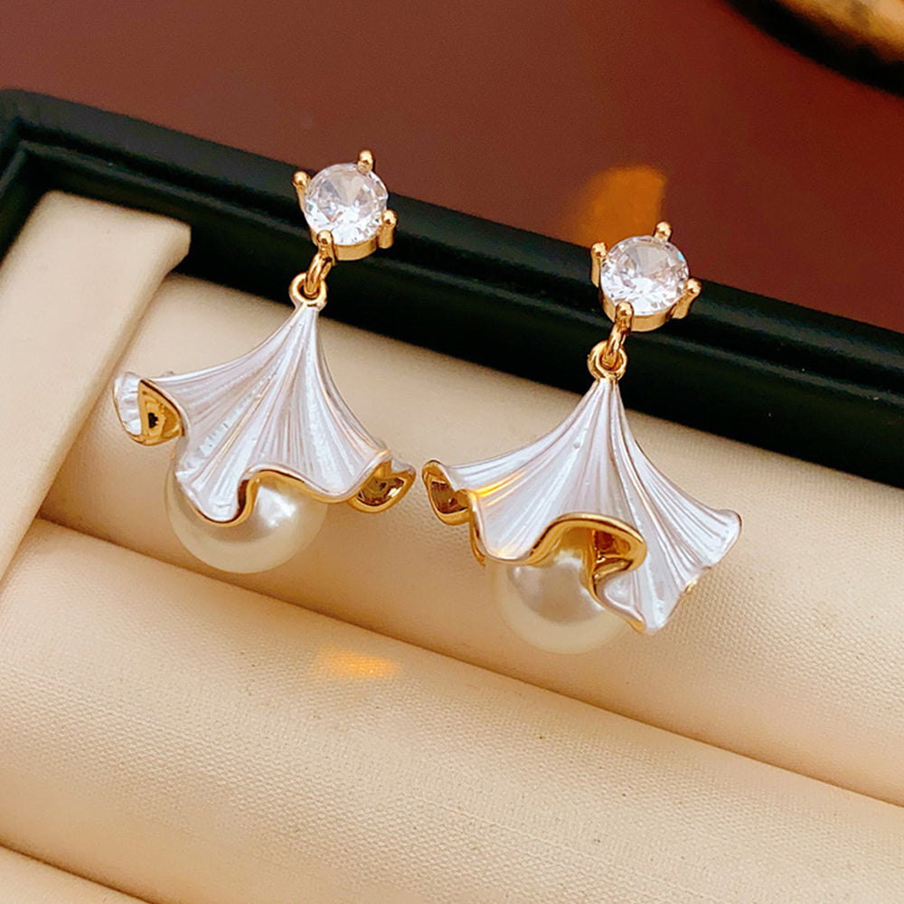 Sparkling Rhinestone Ginkgo Leaf Pearl Drop Earrings 6W6JER754