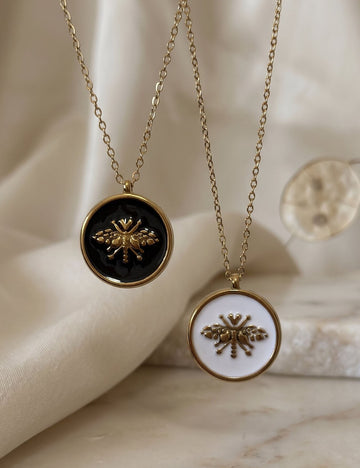 Vintage Disc Bee Pendant Choker Necklace 6W6JNC646