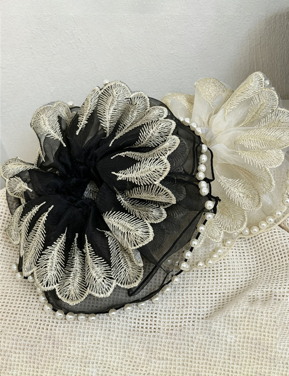 Elegant Feather Embroidery Pearl Decor Scrunchies 6W6HSR383
