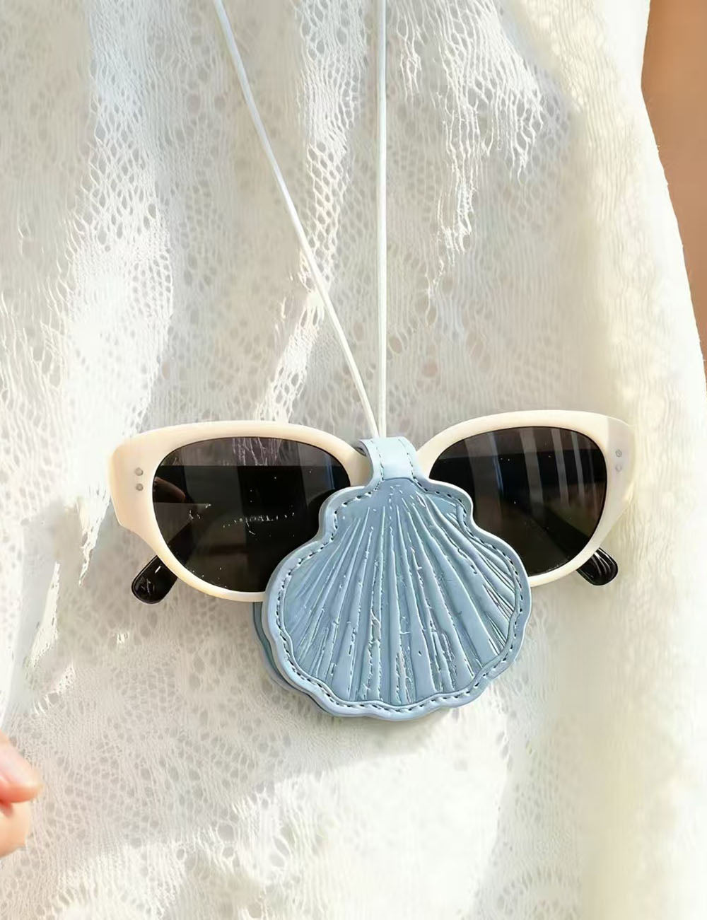 Creative Shell Shape Magnetic Button Sunglasses Case MK2BLC6S13HSY89