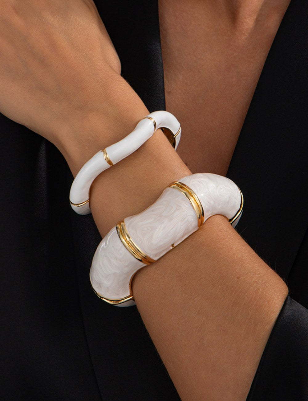 Vintage Enamel Open Wavy Bamboo Bracelets DP25D630