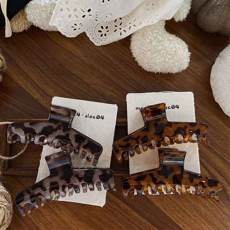 Millett Leopard Print Hair Claw Clip DP25F991