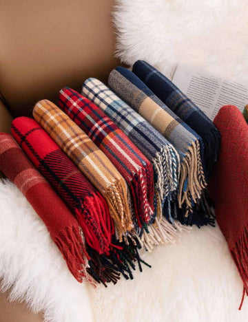 Retro Soft Wool Checkered Fringed Winter Scarf DP25F603