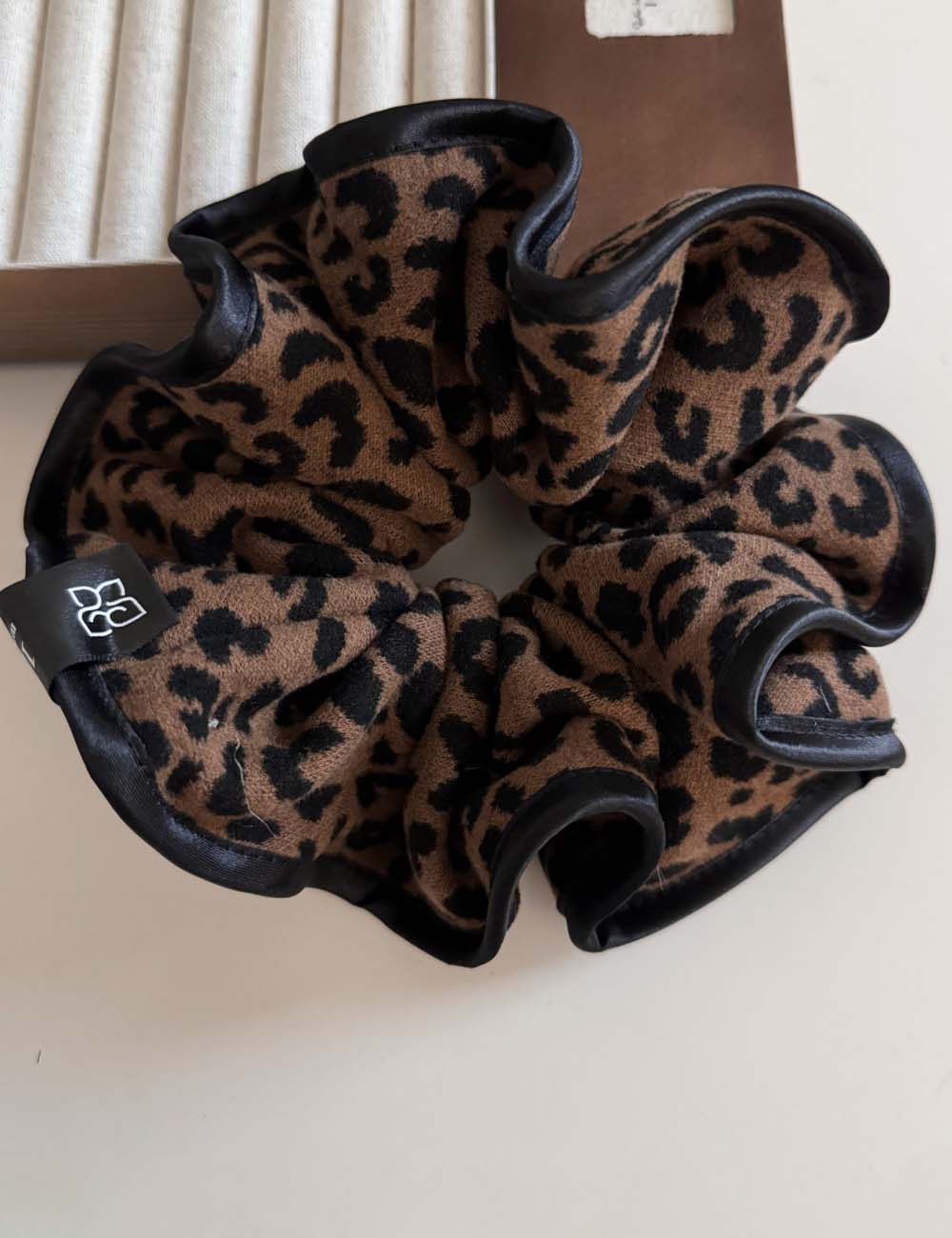 Ruffled Trim Vintage Leopard Print Hair Tie DP25F969