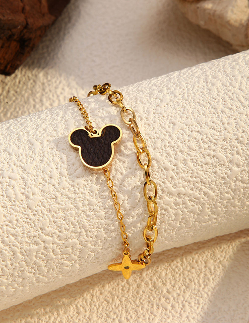 Simple Gold Four-Lear Clover Pendant Bracelet 6W6JBR515