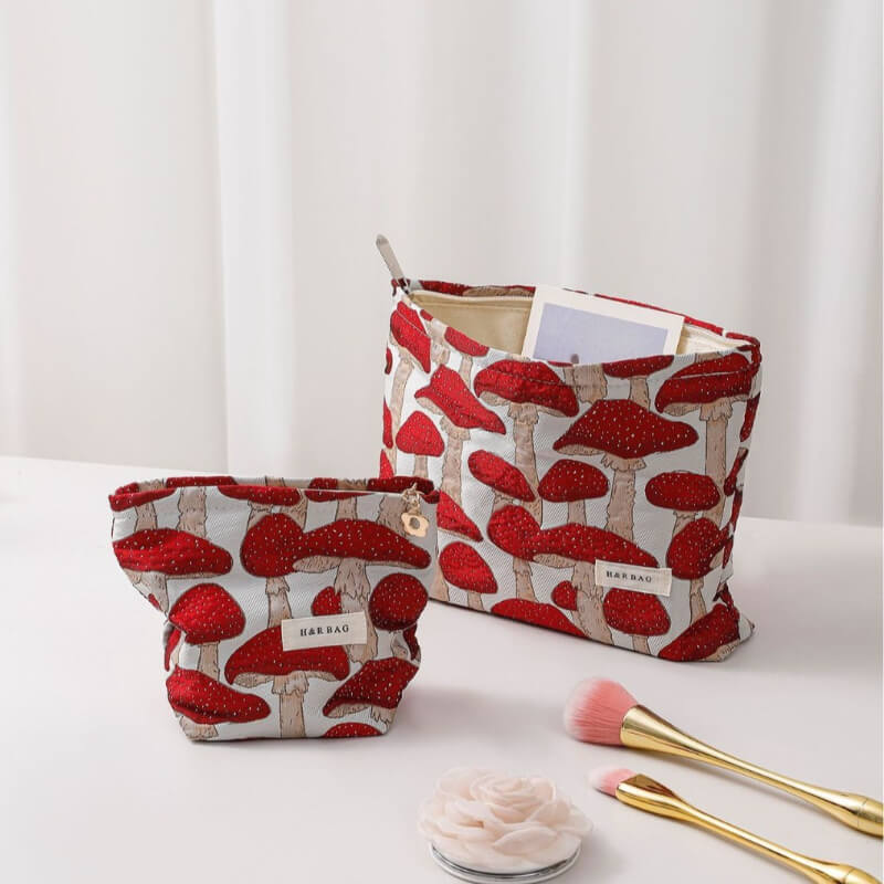 Vintage Mushroom Aesthetic Toiletry Bag DP25C581
