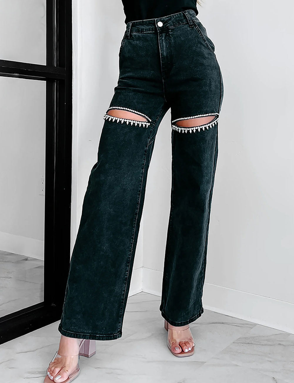 Trendy Ripped Rhinestone Stud Staight Leg Jeans DP25E461