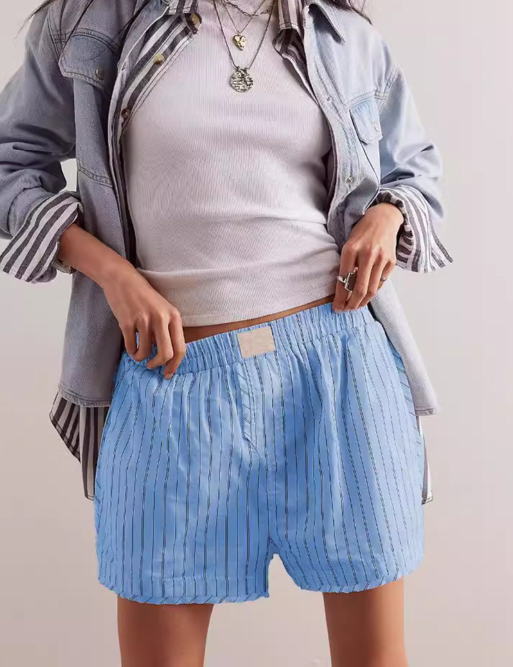 Simple Striped Casual Shorts DP25B640