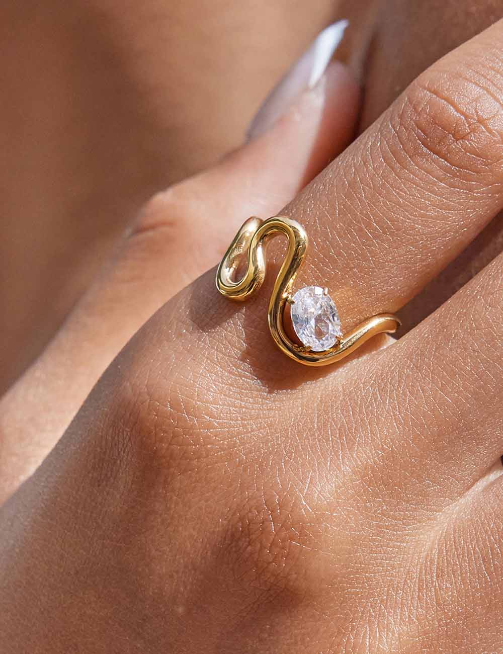 Luxury Gold Plated Geometric Zircon Ring DP25E737